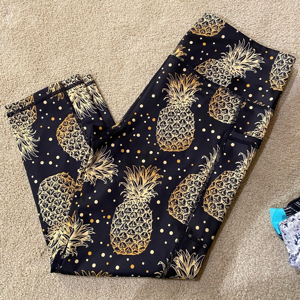 Constantly varied gear pineapple leggings